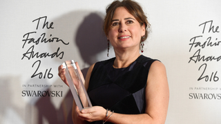 Longtime British Vogue Editor Alexandra Shulman Stepping Down 'to Experience a Different Life'